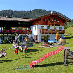 Spielplatz - Urlaub auf dem Bauernhof - Eben im Pongau